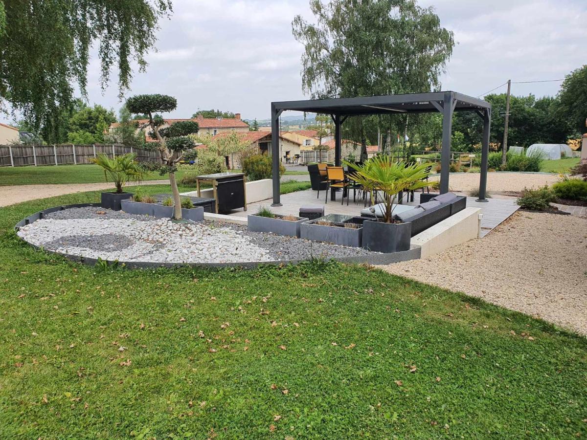 Du Grand Parc 6 Personnes Holiday home Le Boupere